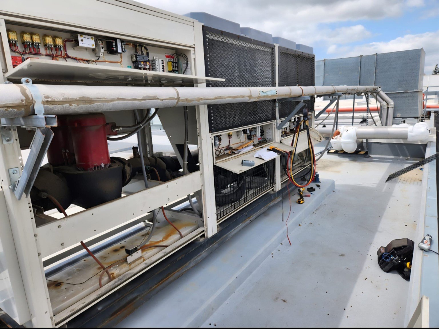 Commercial chiller system